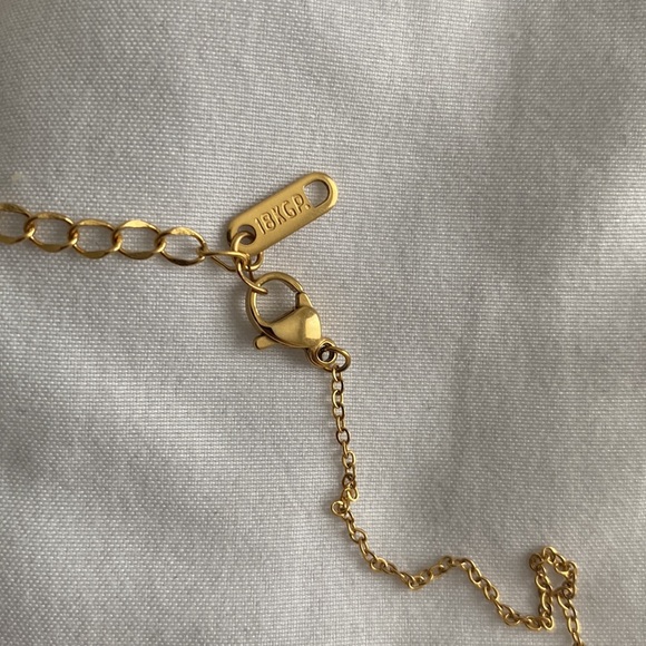 18k gold plated interlocking circles necklace - Picture 5 of 6